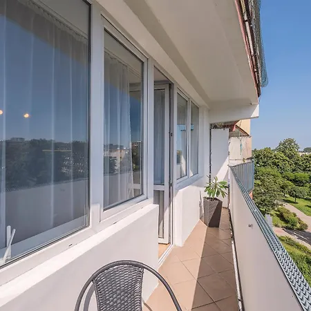 Almanak P90 Apartment *